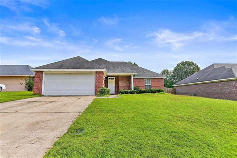 homes for sale in terry ms